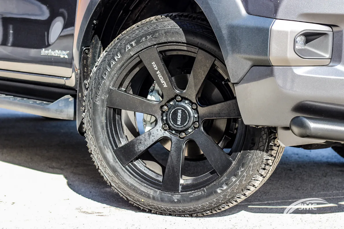 2026 TOYOTA HILUX INVINCIBLE X - Image 4