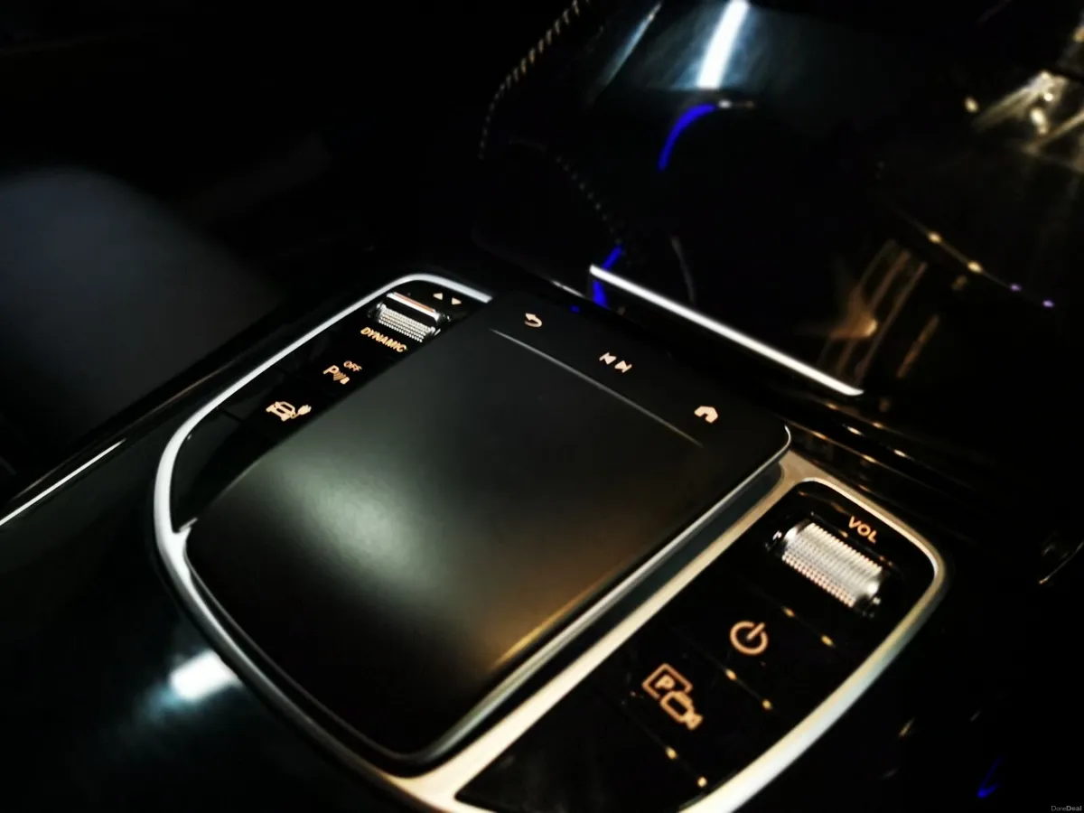 Mercedes-Benz EQC AMG Line Premium 2021 - Image 3