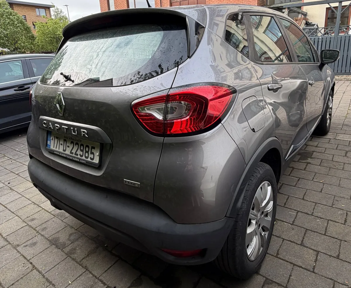 €2,250 2017 Renault Captur Unrecorded Damage Start - Image 1