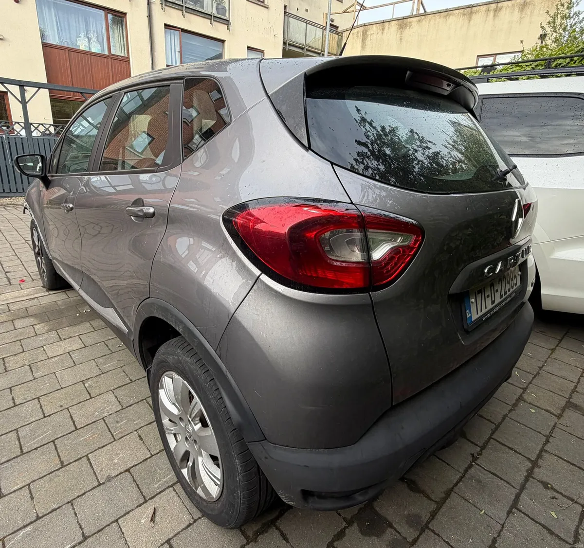 €2,250 2017 Renault Captur Unrecorded Damage Start - Image 2