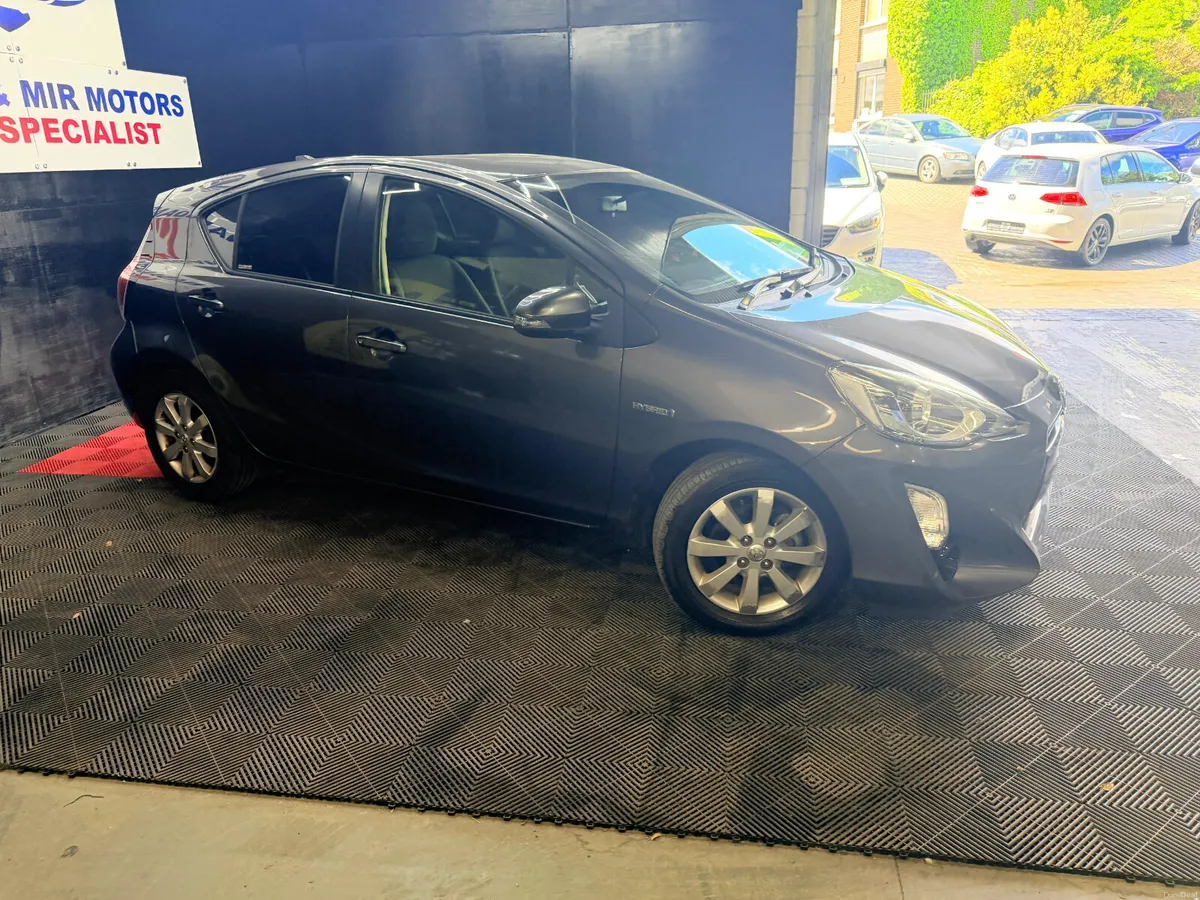 Toyota Aqua 2014 - Image 2