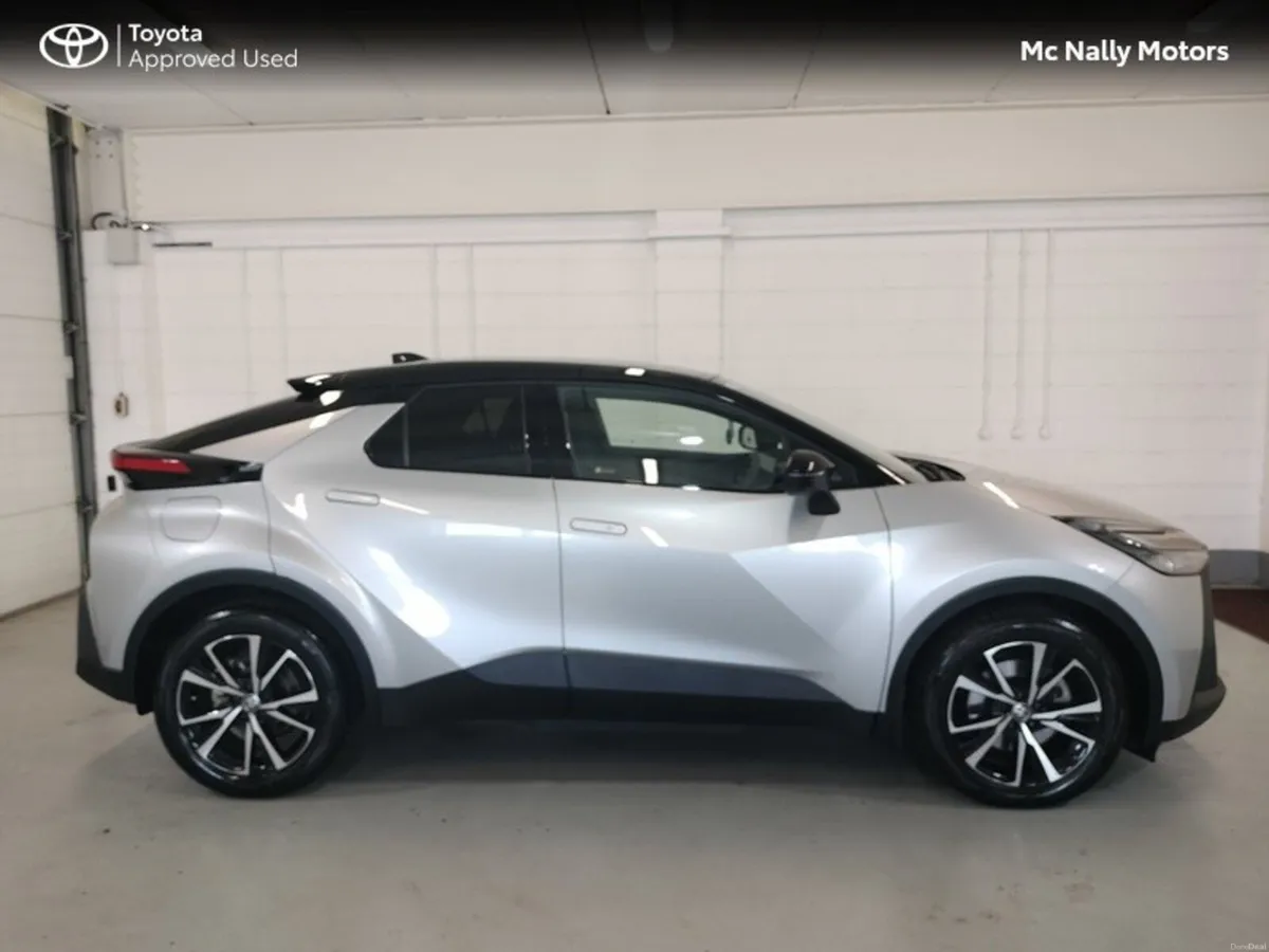 Toyota C-HR 242 PHEV SPORT+ PLUG IN HYBRID LOW KMS - Image 4