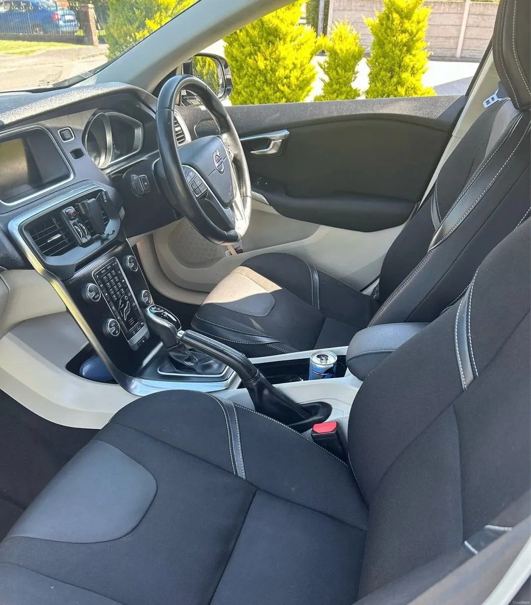Volvo V40 T4 - R Design - Image 4