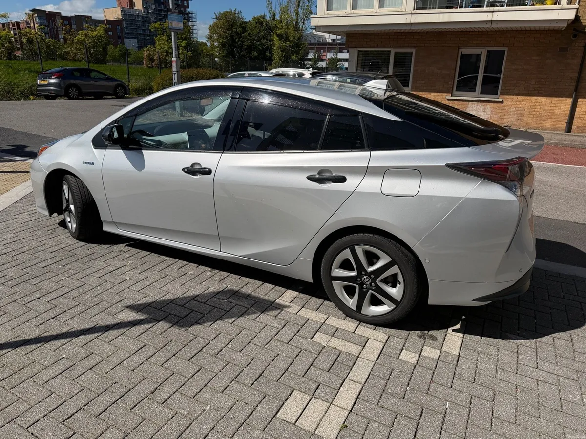 Toyota Prius - Image 4