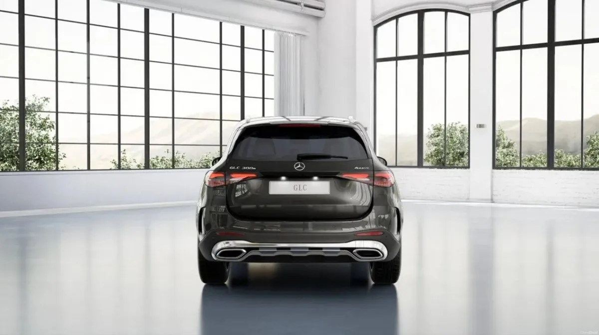 Mercedes-Benz GLC GLC 300 e 4MATIC - Image 4