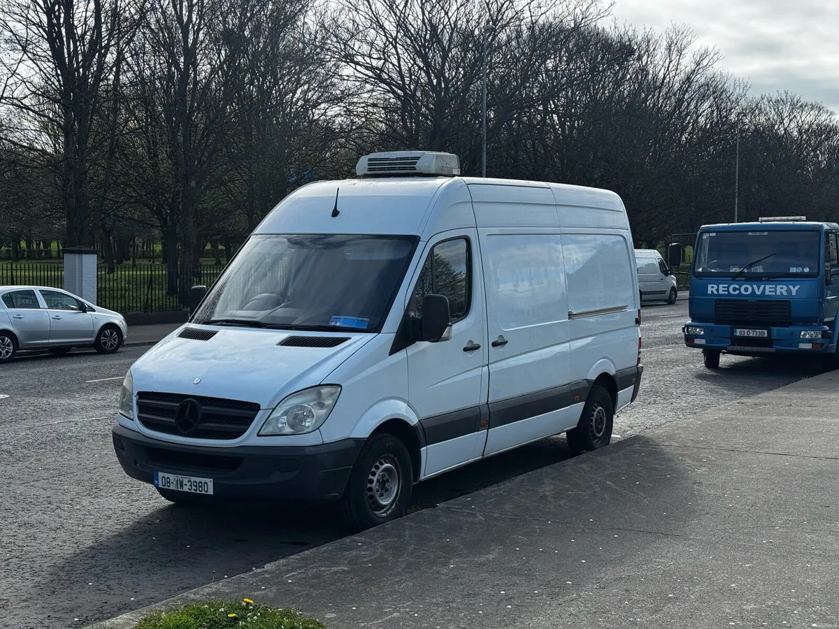 Mercedes sprinter with or without fridge - Image 2