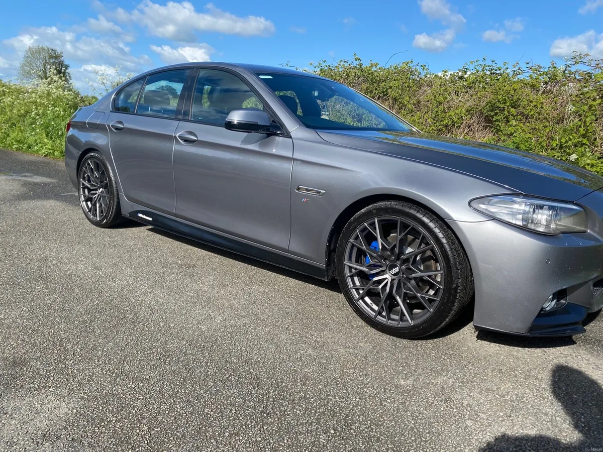 B M W- M-PERFORMANCE AS NEW FROM THE FACTORY - Image 2