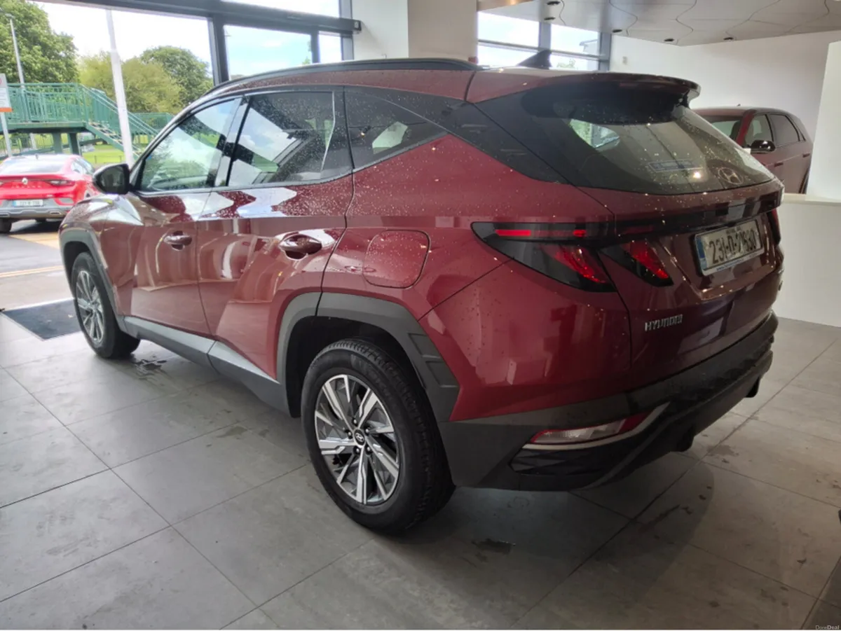 Hyundai Tucson EXECUTIVE HYBRID - Image 3