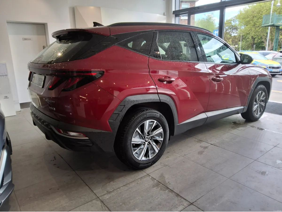 Hyundai Tucson EXECUTIVE HYBRID - Image 2