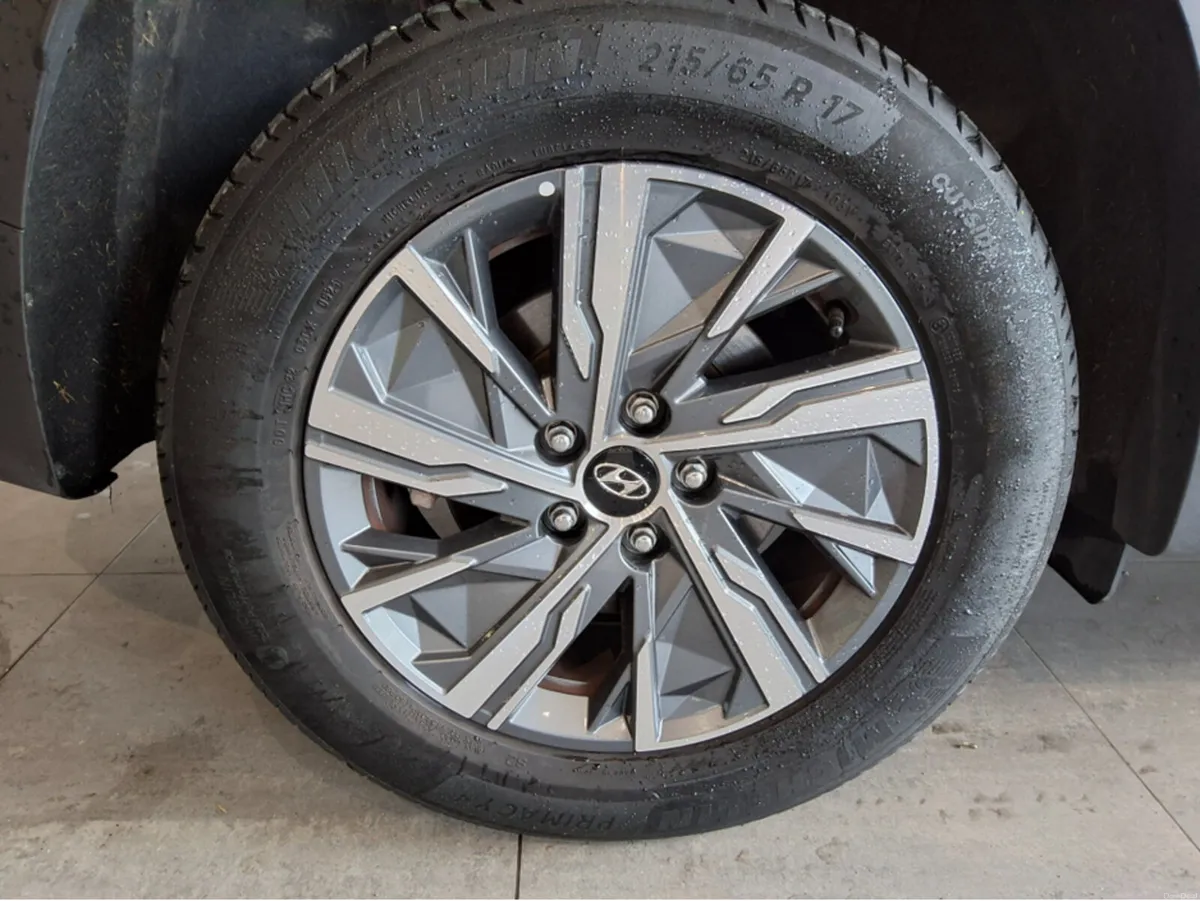 Hyundai Tucson EXECUTIVE HYBRID - Image 6