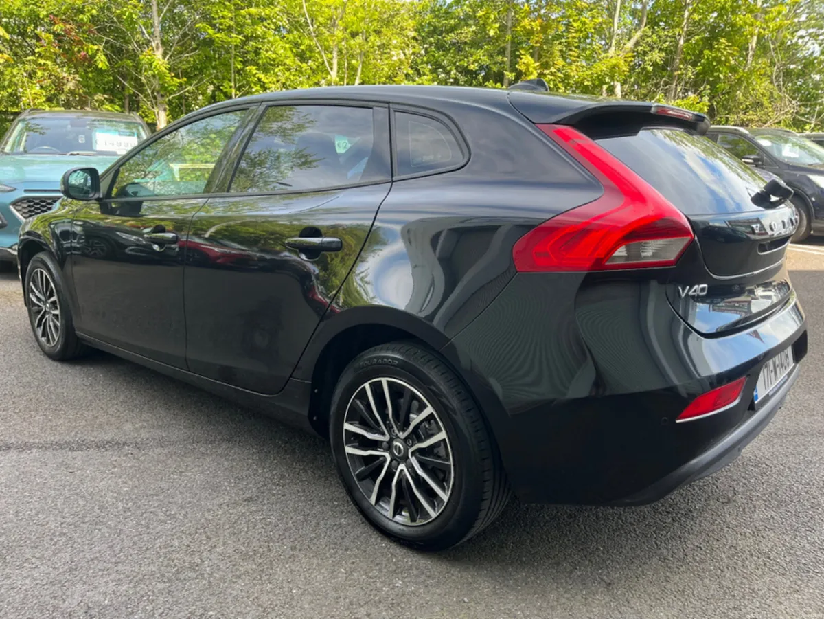 Volvo V40 2.0 DIESEL MOMENTUM EDITION - Image 5