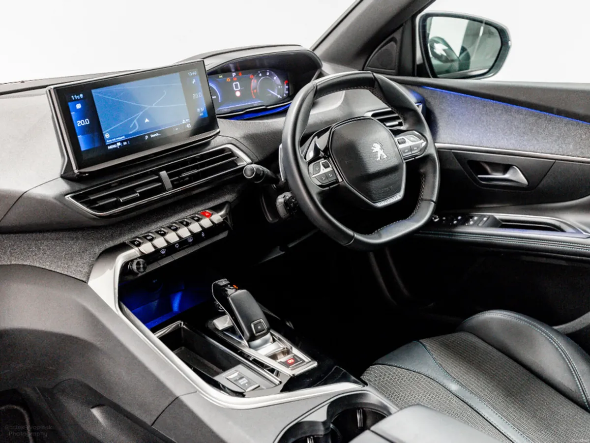 Peugeot 3008 Allure 1.5 Diesel Auto 130HP - Image 6