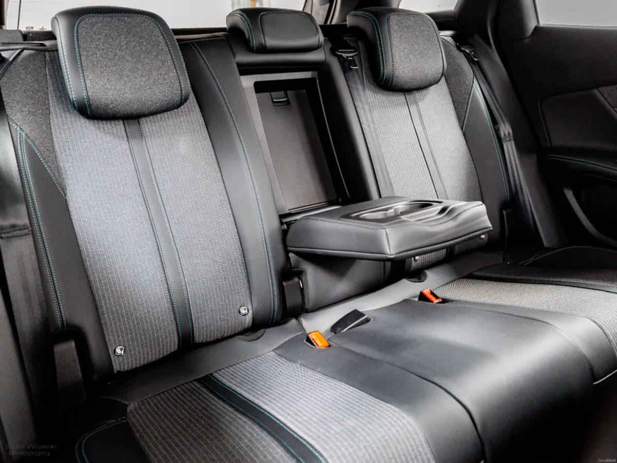 Peugeot 3008 Allure 1.5 Diesel Auto 130HP - Image 4