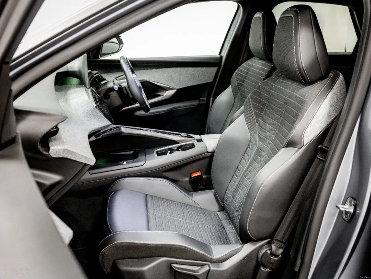 Peugeot 3008 Allure Hybrid Auto 145HP - Image 5