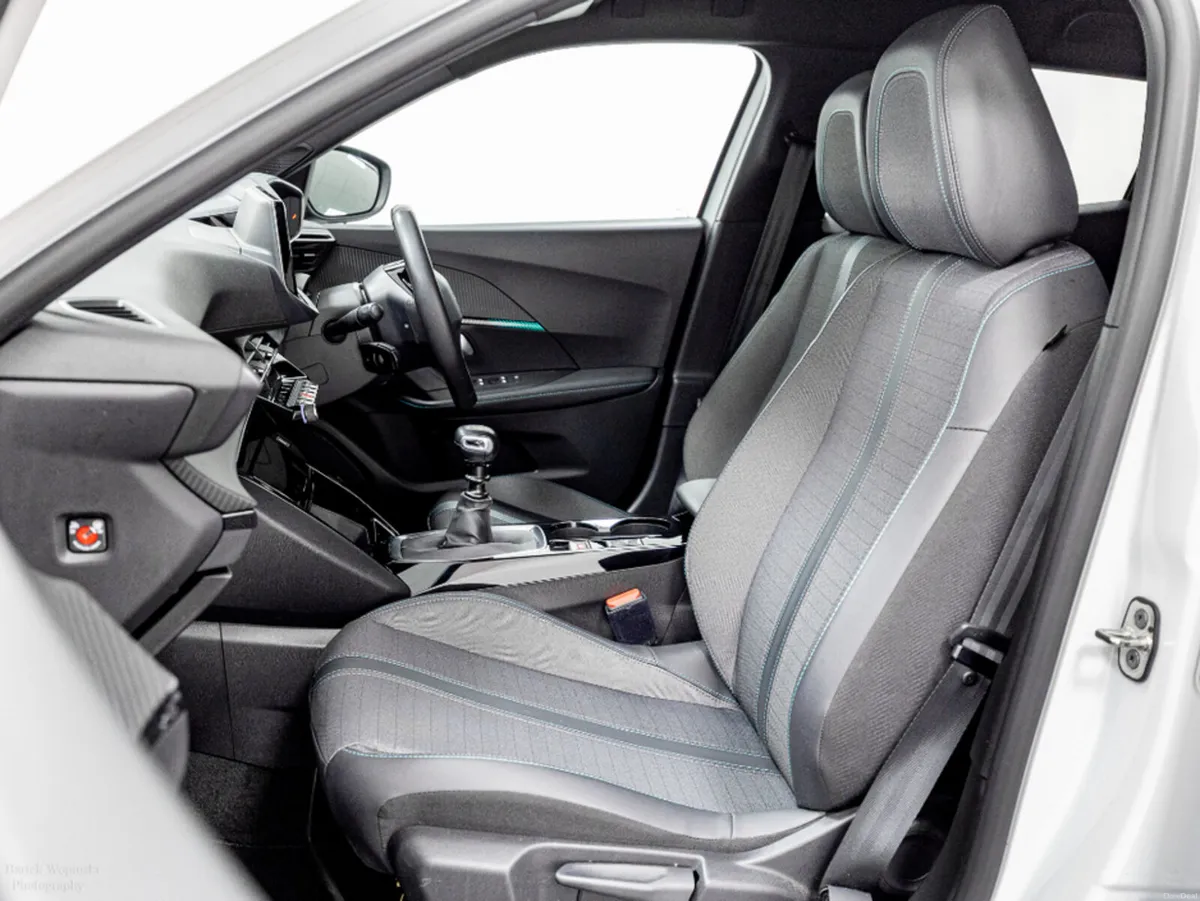 Peugeot 2008 Allure 1.2 Petrol 100HP - Image 6