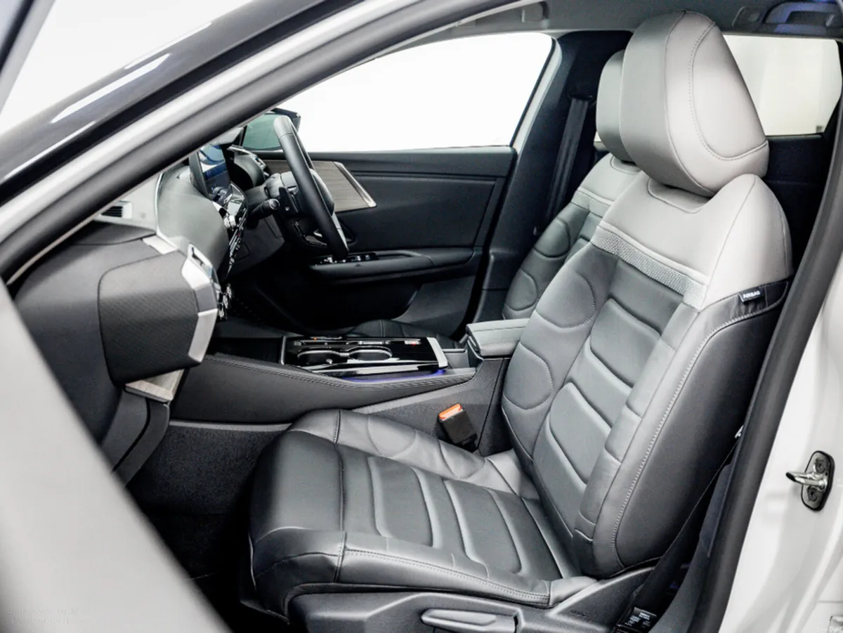 Citroen C5 X PLUS 1.2 Petrol Hybrid Auto 145HP - Image 6
