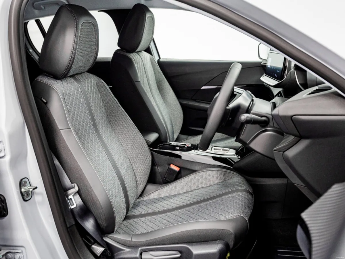 Peugeot 208 Allure Hybrid Auto 110HP - Inc Gap, CR - Image 3