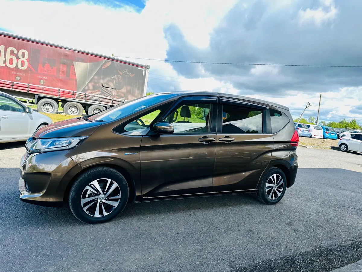 HONDA FREED 2017 1.5L Petrol Hybrid Automatic - Image 4