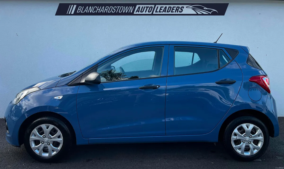 HYUNDAI i10 1.0 CLASSIC 65BHP LOW KM - Image 2
