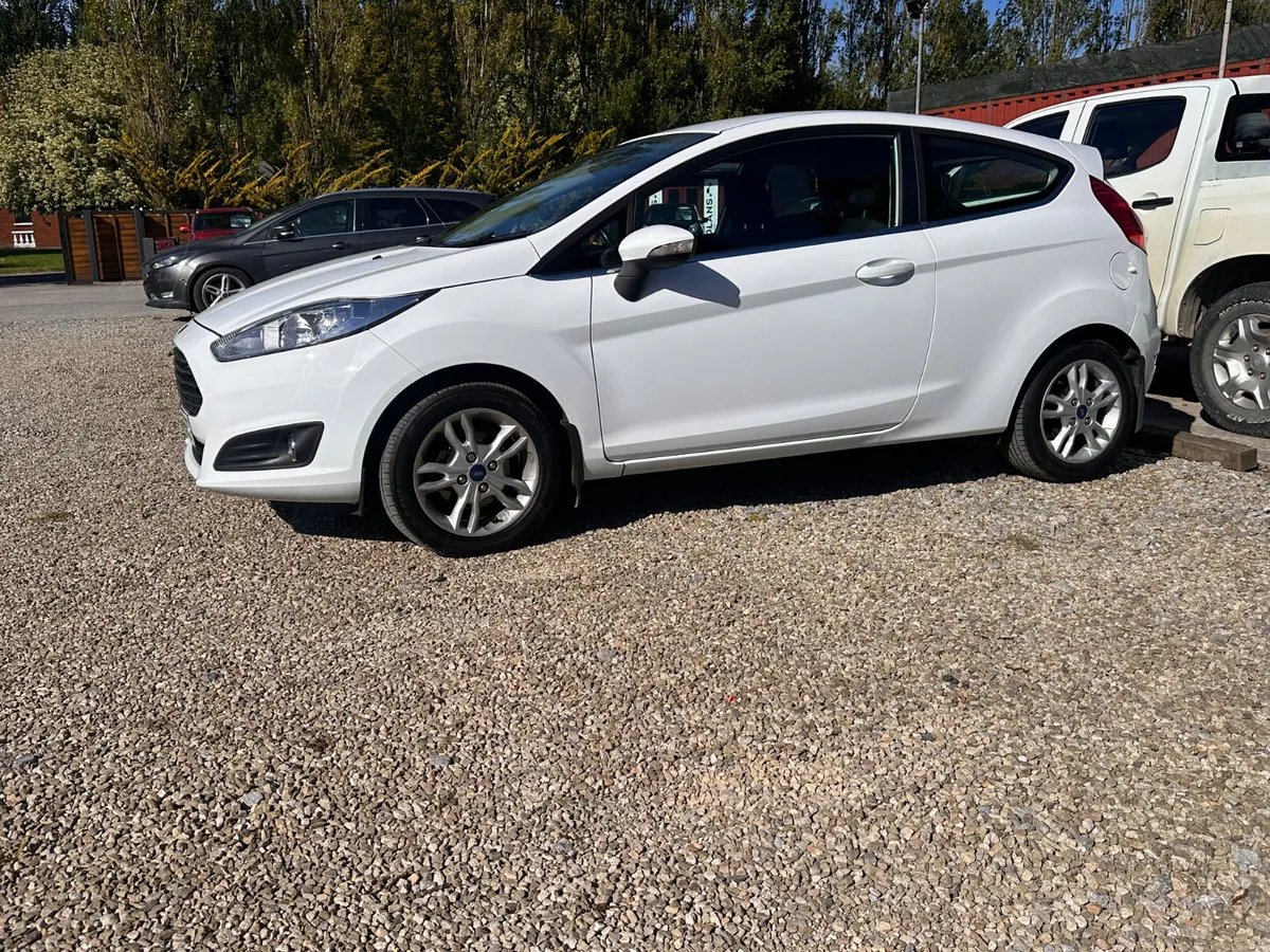Ford Fiesta 2014 1.0 petrol manual - Image 2