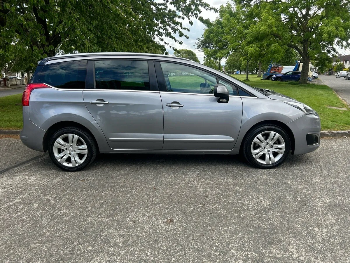 2017 Peugeot 5008 Family 1.6HDI // Massive Spec - Image 2