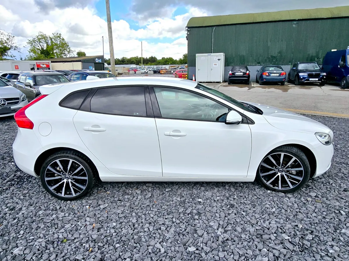 2018 Volvo V40 D4 R-Dynamic Edition–Auto 71,000KM - Image 4