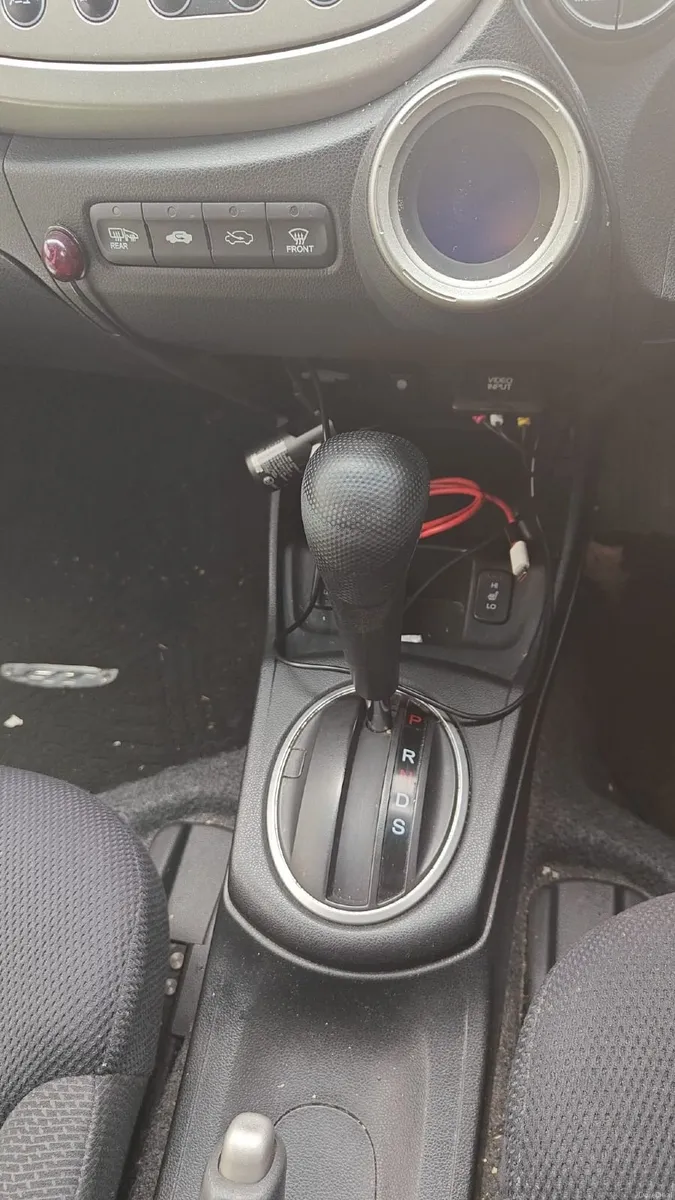Honda Fit 2011 - Image 2