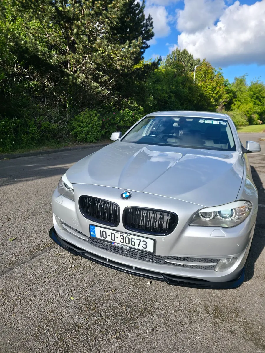 BMW 5-Series 2010 - Image 1