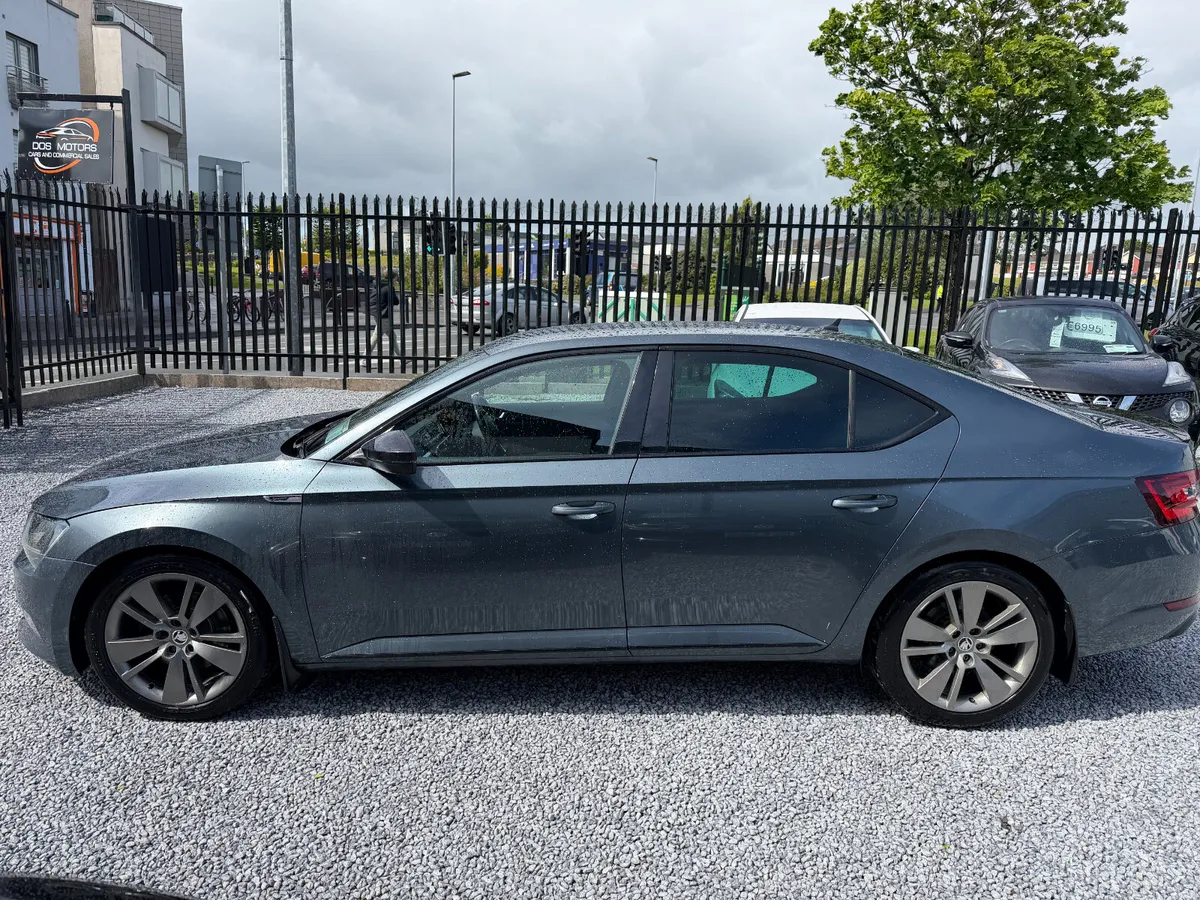 2017 (172) Skoda Superb 2.0 TDI Sportline DSG - Image 4