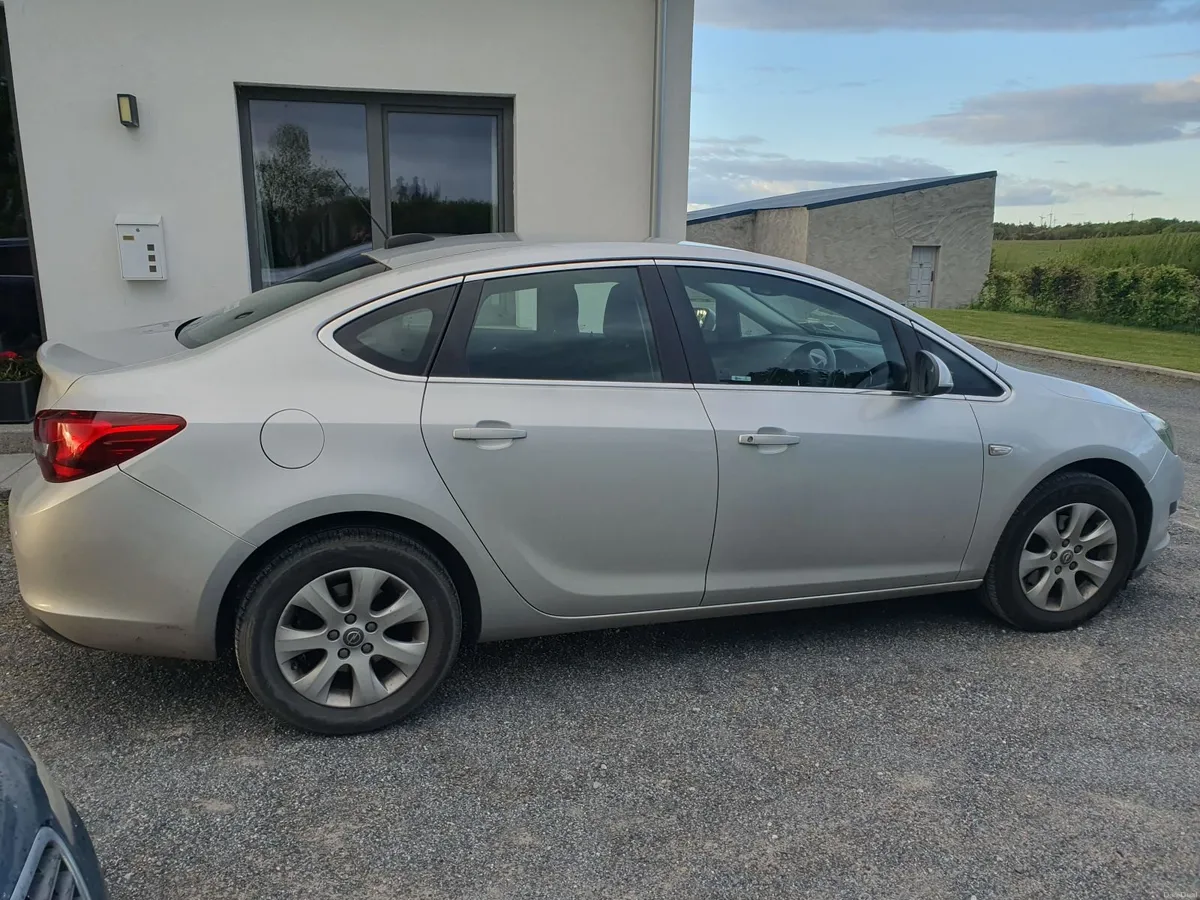 Opel Astra 2017 - Image 5