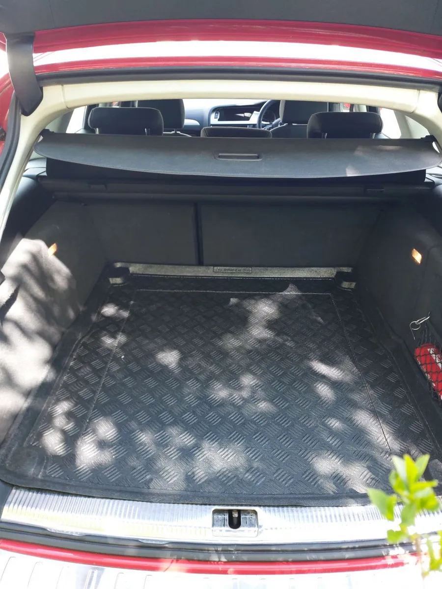 Audi A4 2010 - Image 2