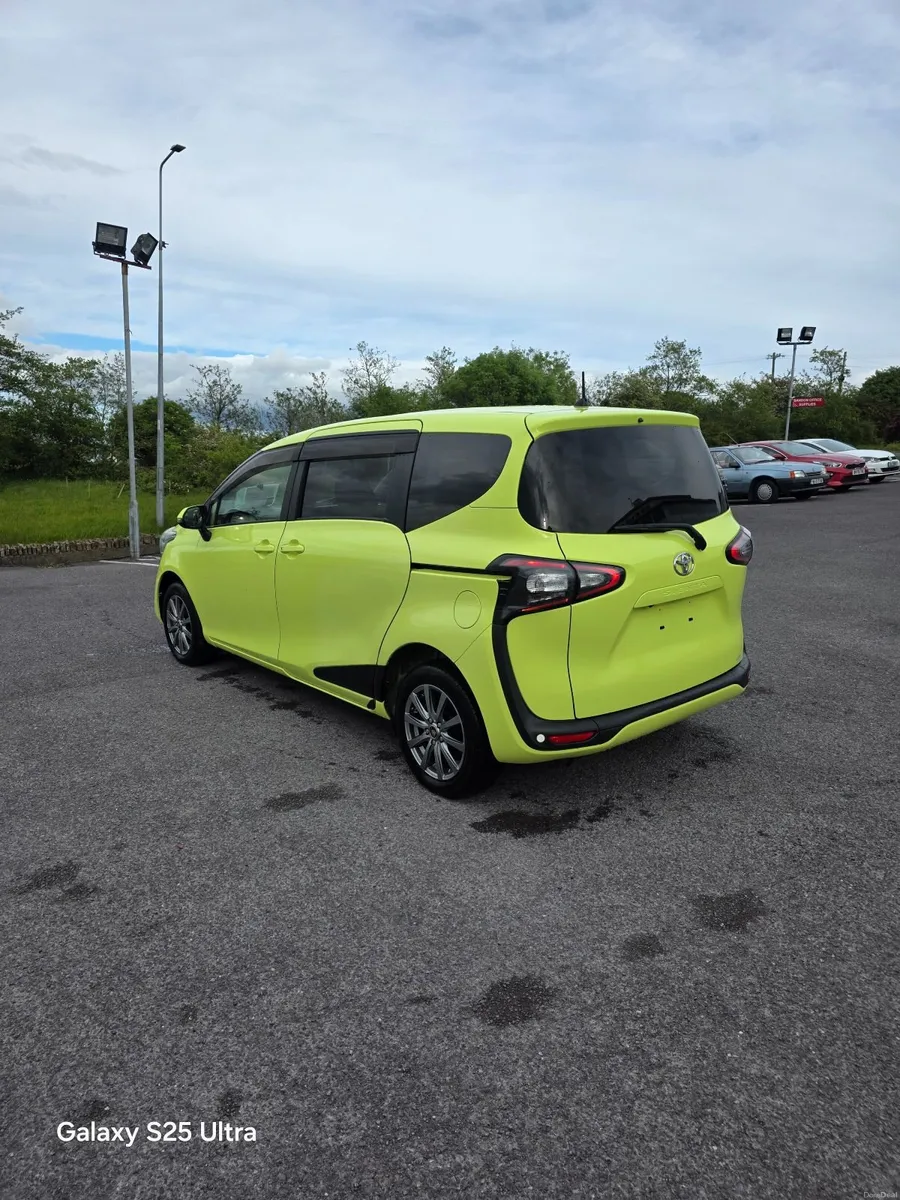 2016 Toyota Sienta - Image 2
