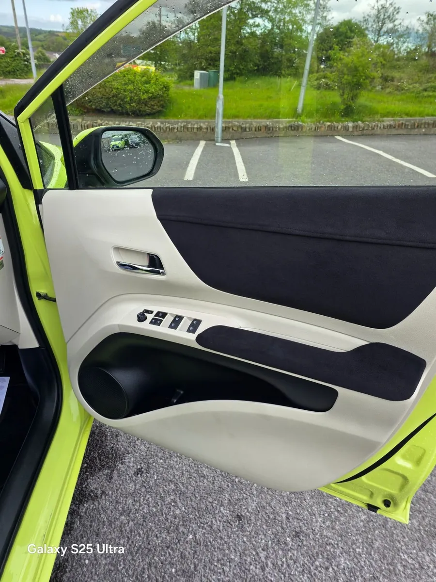 2016 Toyota Sienta - Image 4