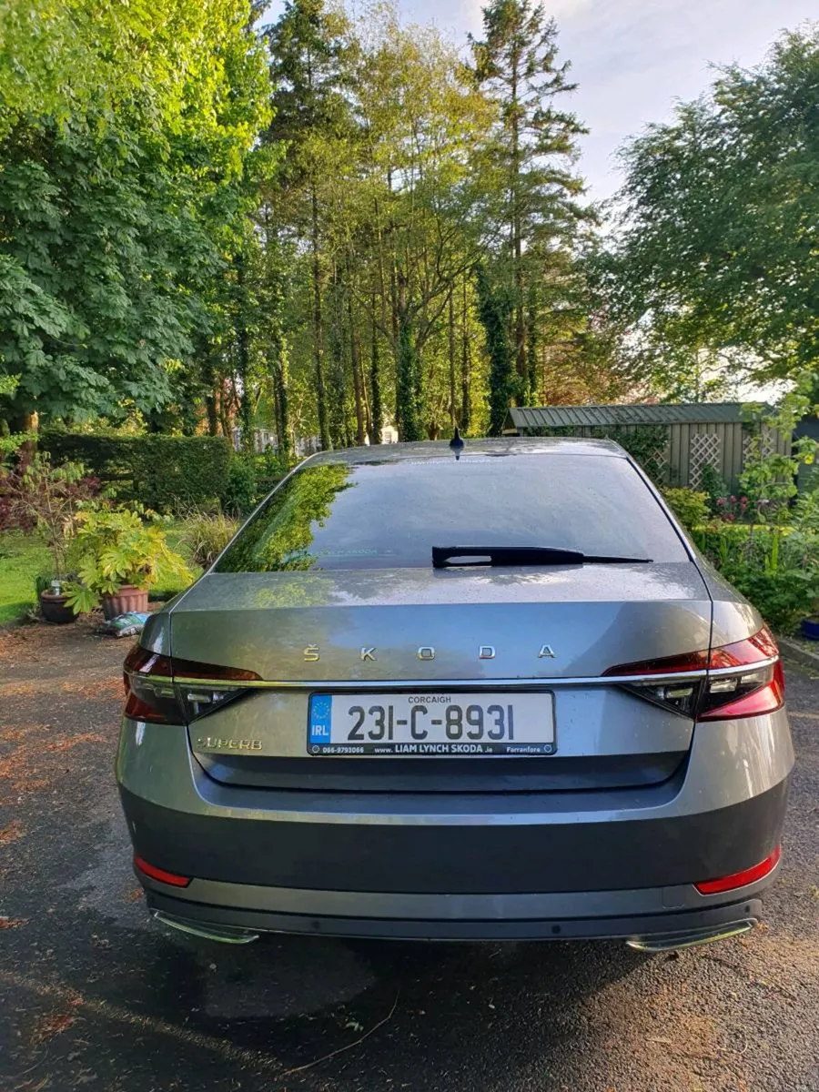Skoda Superb L&K 1.5 TSI 150 BHP Automatic - Image 4
