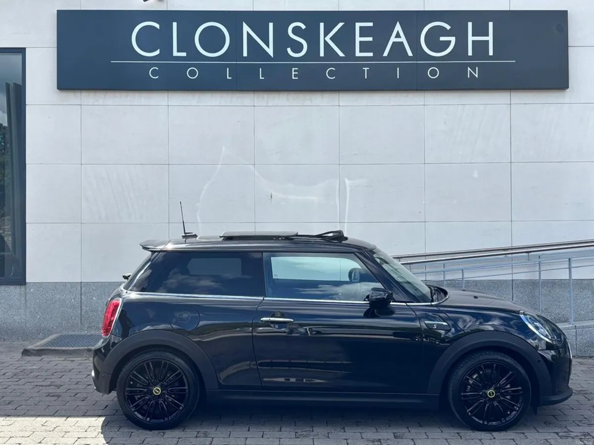 Mini Cooper Electric 3, Pan Roof - Image 2