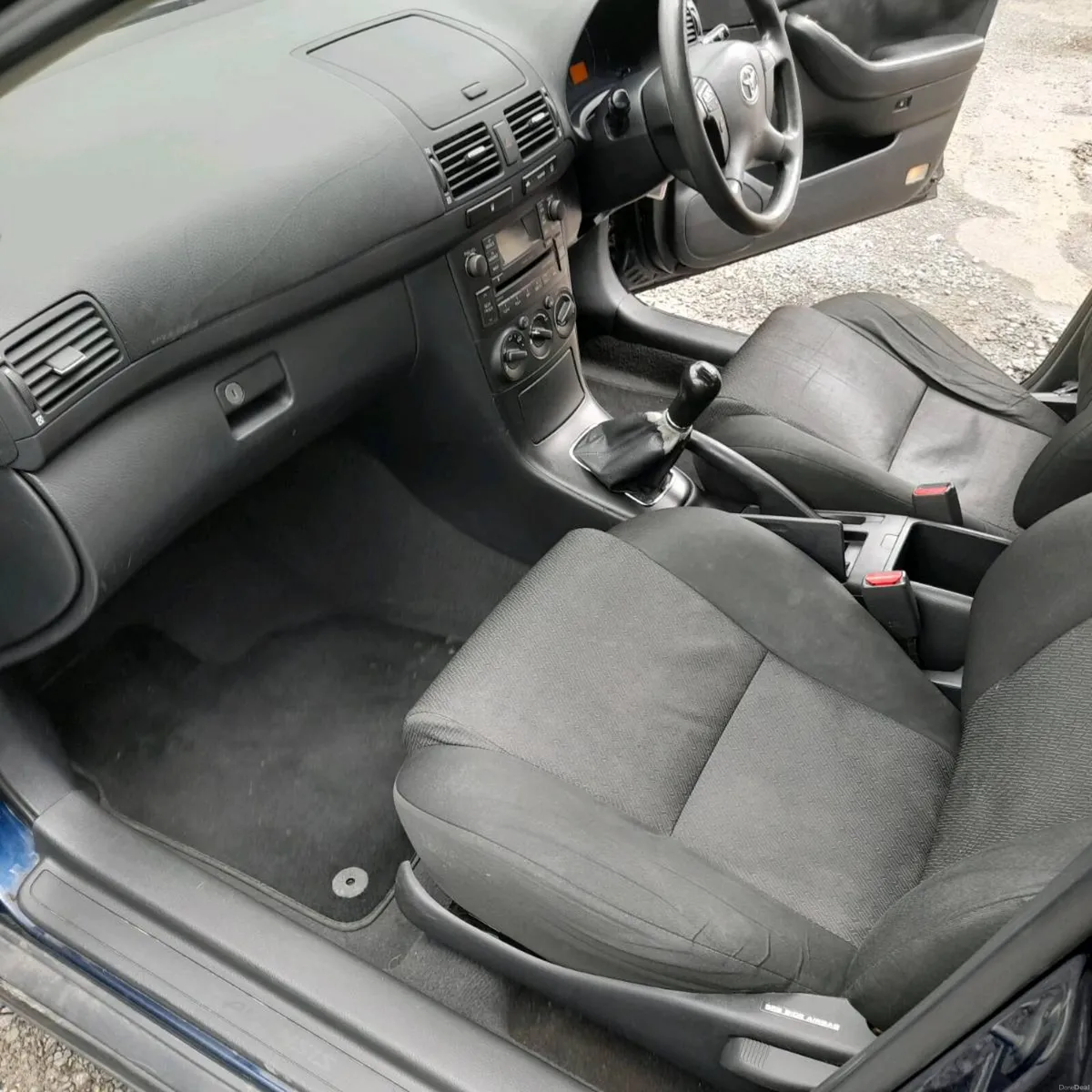 TOYOTA AVENSIS 1.6 NCT 08 /26  TAXED 01 /27 - Image 3