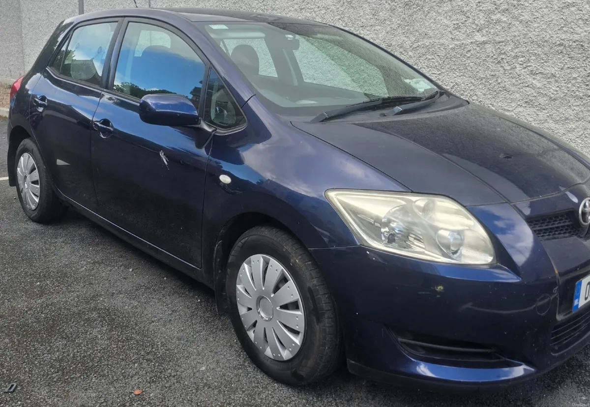 Toyota Auris 2009 - Image 1