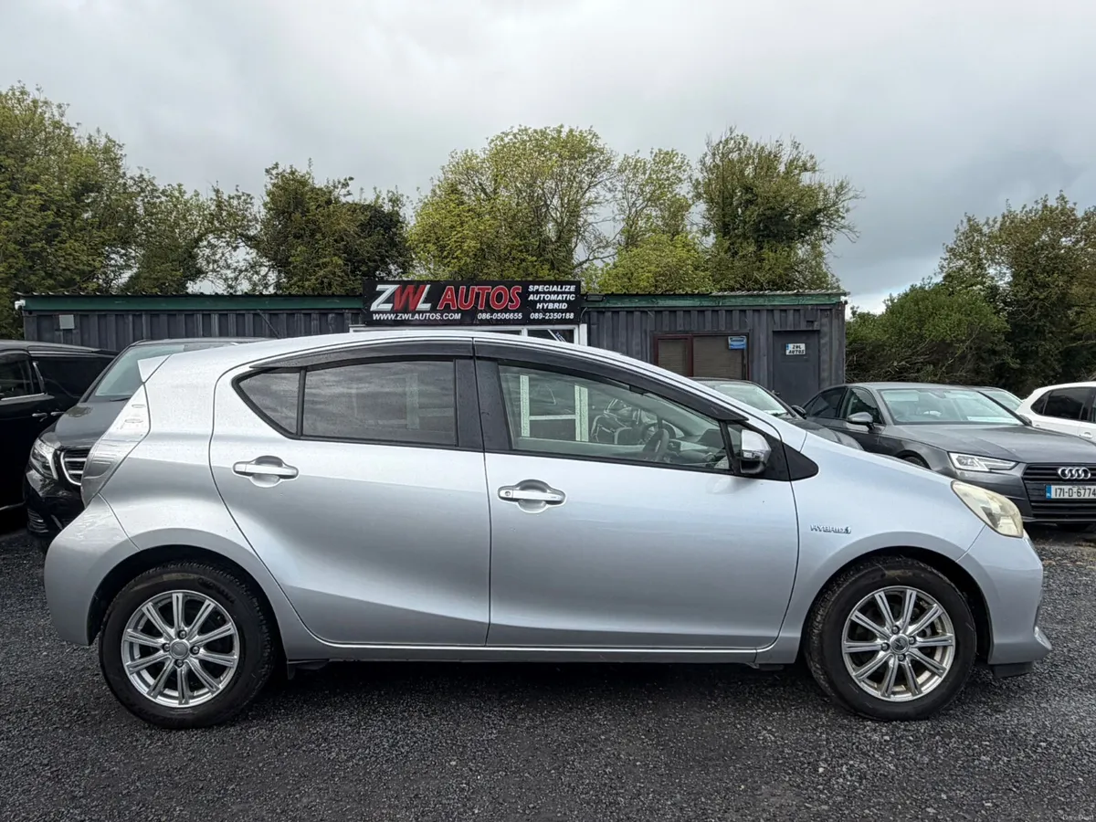 13 TOYOTA AQUA 1.5 HYBRID - Image 5