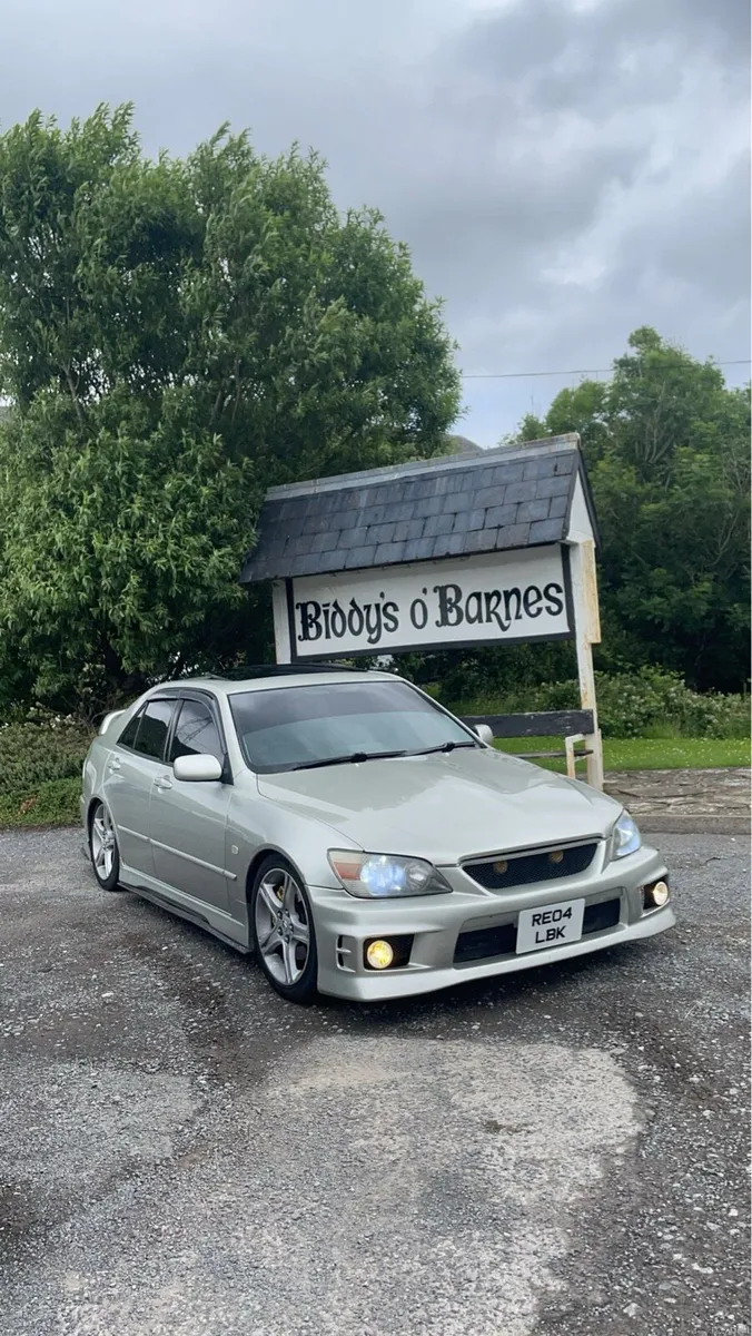 2004 Lexus IS200 - Image 3