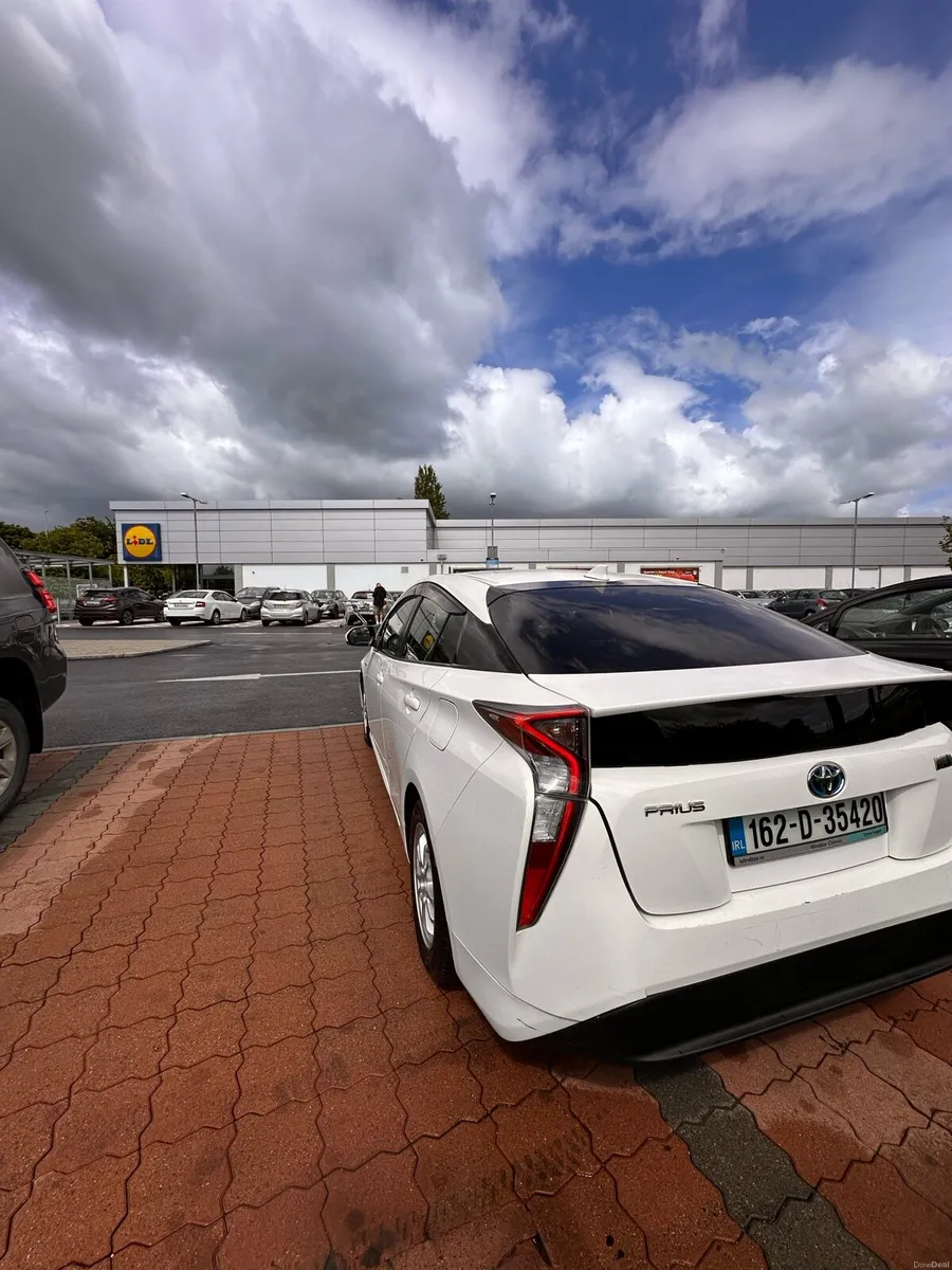 Toyota Prius - Image 2