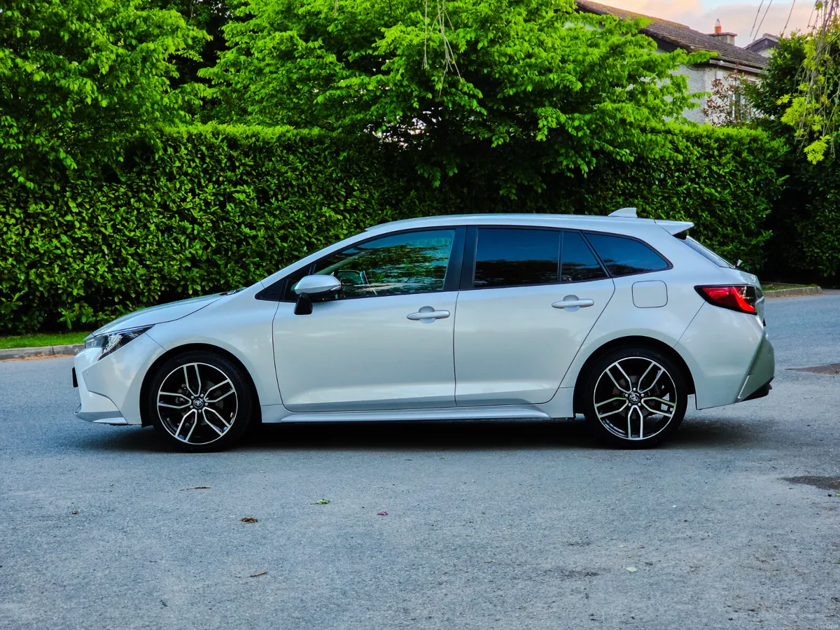 2020 Toyota Corolla Touring 1.8 Petrol Hybrid Auto - Image 6