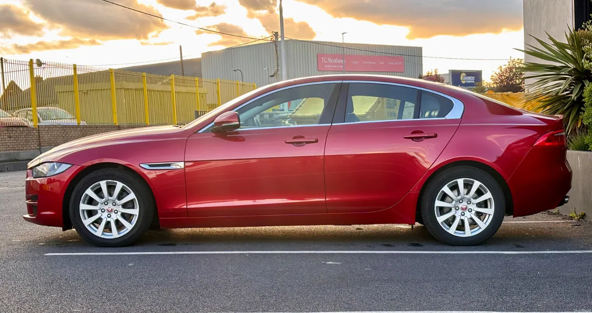 2016 Jaguar XE 2016*Only43500KM*Leather interior* - Image 4