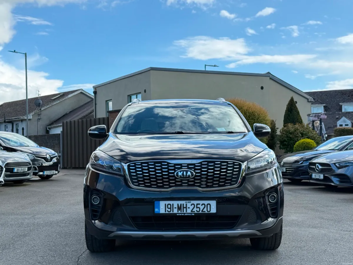 Kia Sorento K3 5DR 7 SEATER *HIGH SPEC & LOW KMS* - Image 2