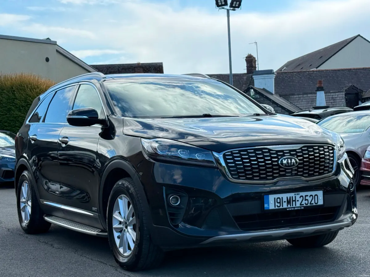 Kia Sorento K3 5DR 7 SEATER *HIGH SPEC & LOW KMS* - Image 3