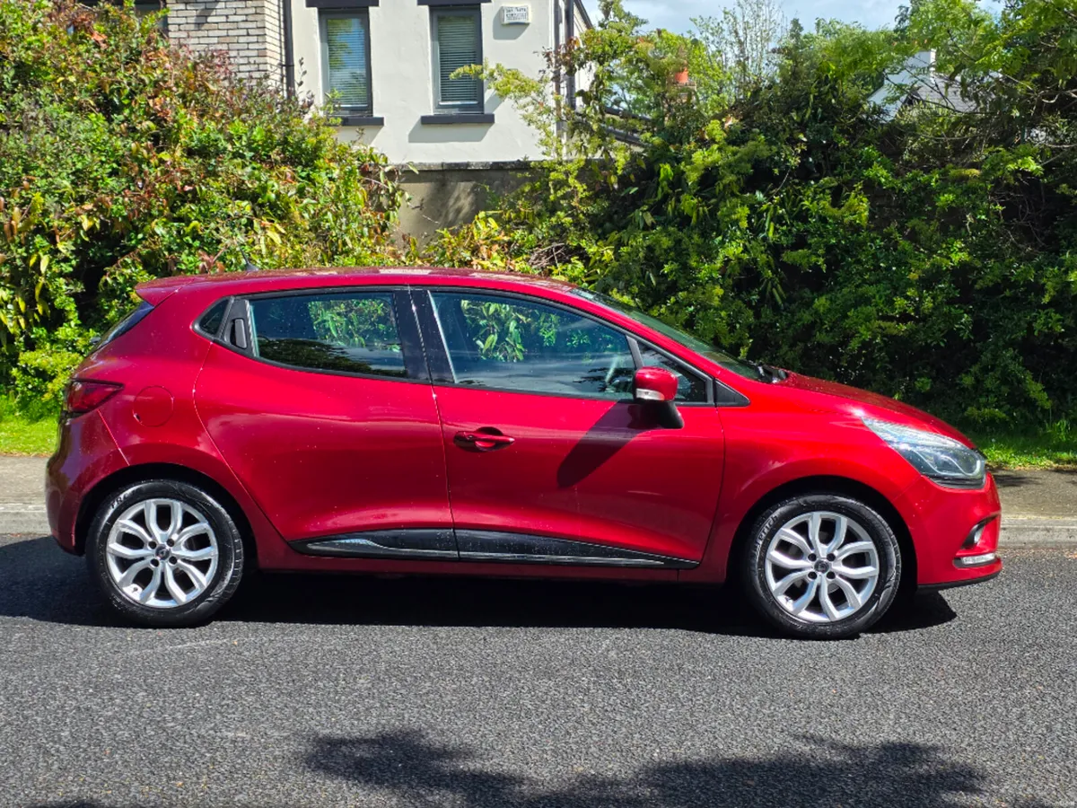 Renault Clio IV Dynamique NAV TCE 90 M 4DR - Image 2
