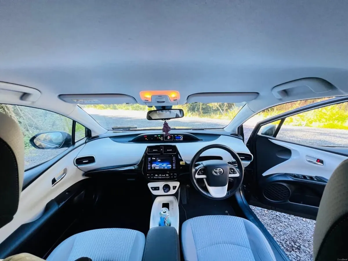 Toyota Prius 2016 very low mileage - Image 3