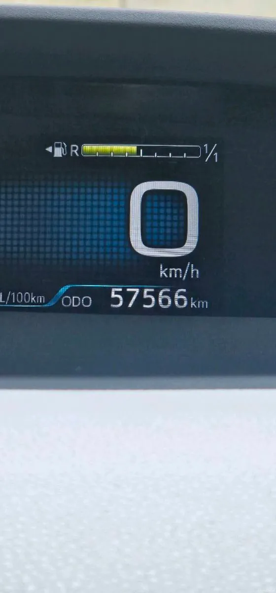 Toyota Prius 2016 very low mileage - Image 1