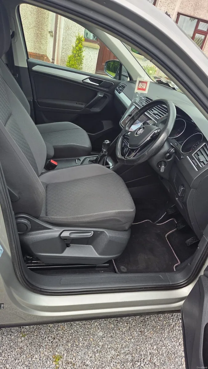 Volkswagen Tiguan 2018 2.0TDI R-LINE - Image 3