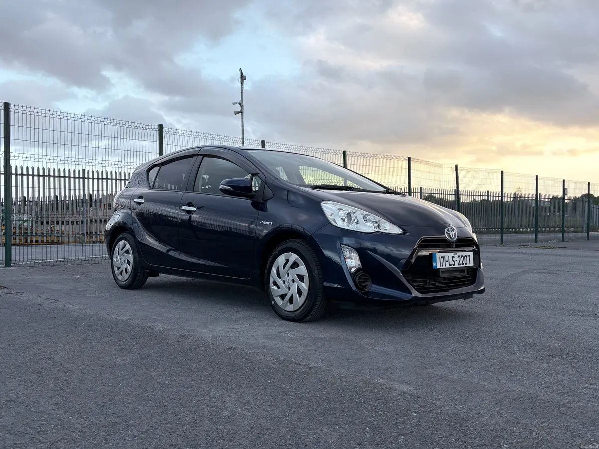 2017 Toyota Aqua. Automatic - Image 1