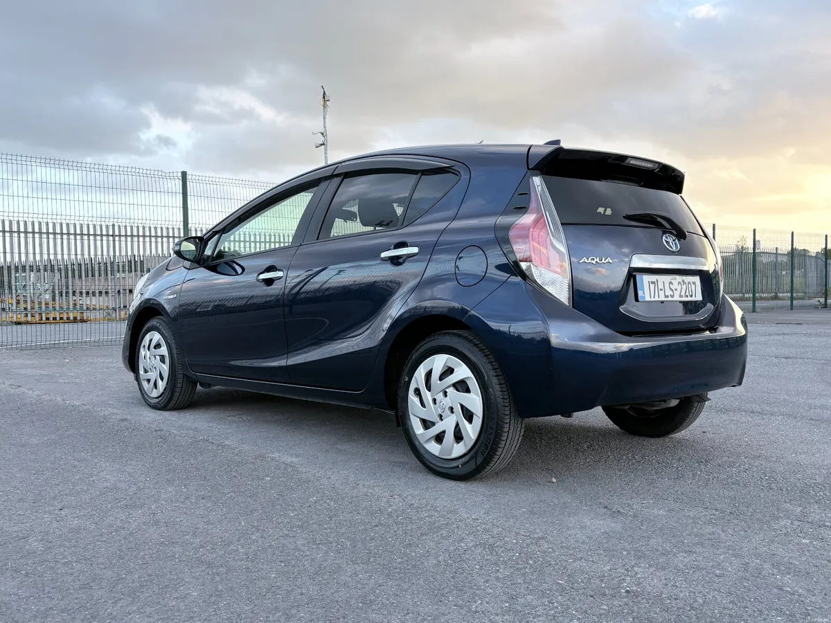 2017 Toyota Aqua. Automatic - Image 3